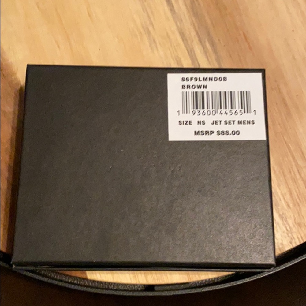 Jet Set MK Slim billfold wallet. - Picture 5 of 8